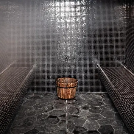 Hotel Domaine De Ronchinne - Insolites